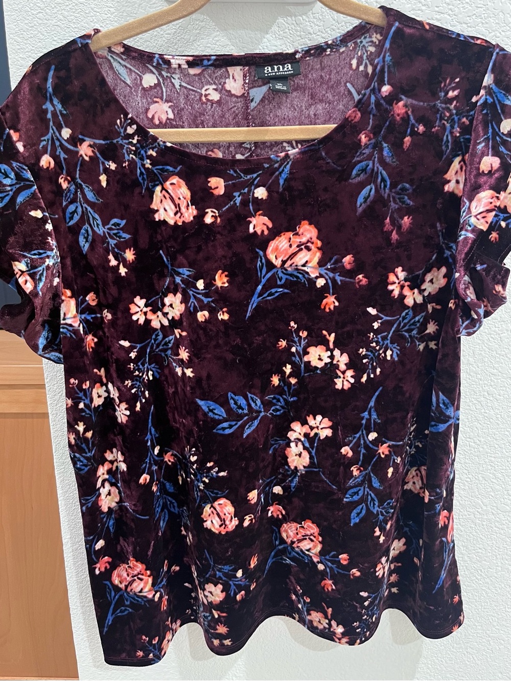 a.n.a Velvet Floral Short-Sleeve Top in Deep Burgundy XL